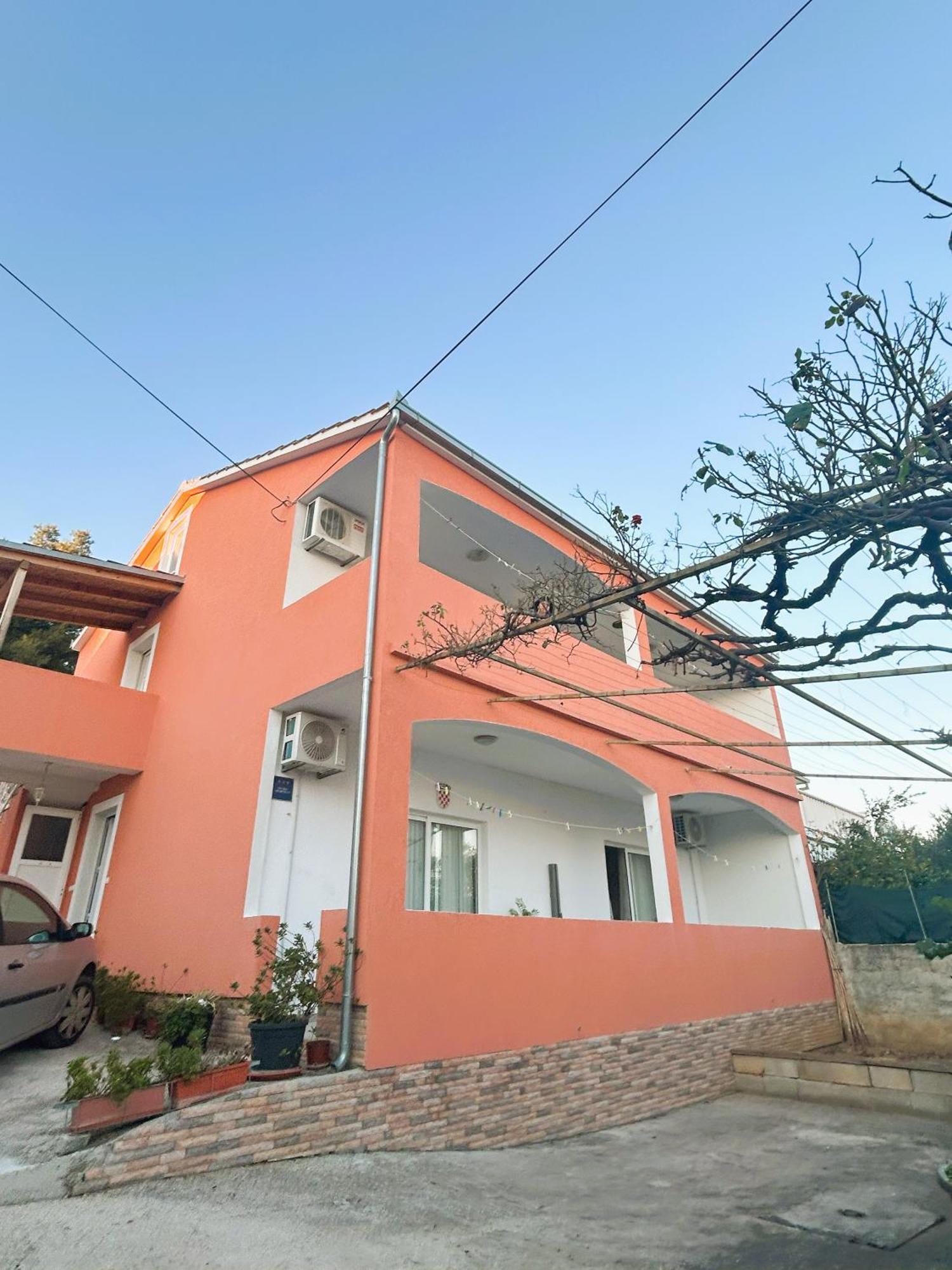 Valjan Apartment *
